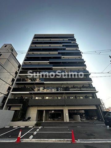 物件外観写真1　(落ち着いた雰囲気の外観です)