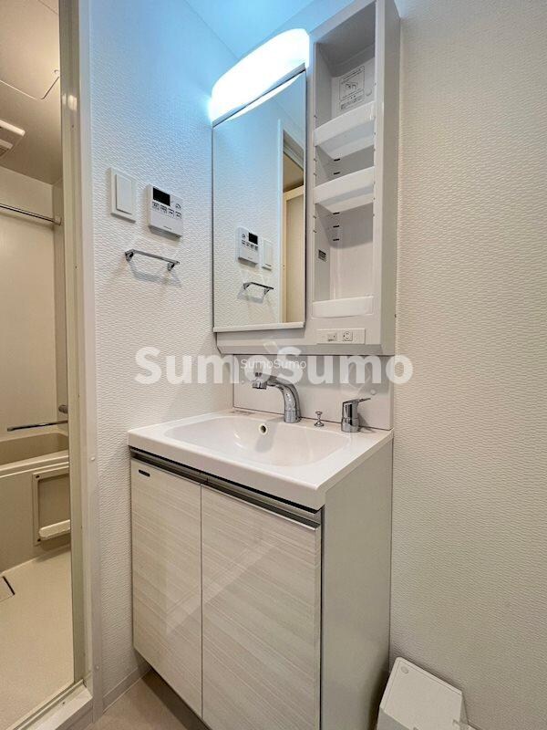 物件内観写真12　(コンパクトで使いやすい洗面所)