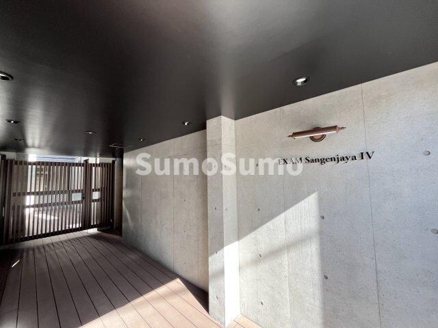 物件外観写真2　(清潔なロビーです)