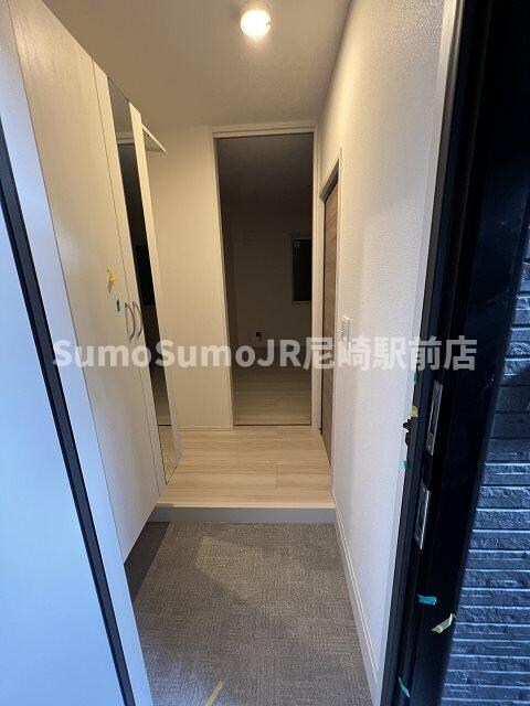 物件内観写真3　(落ち着いた玄関です)