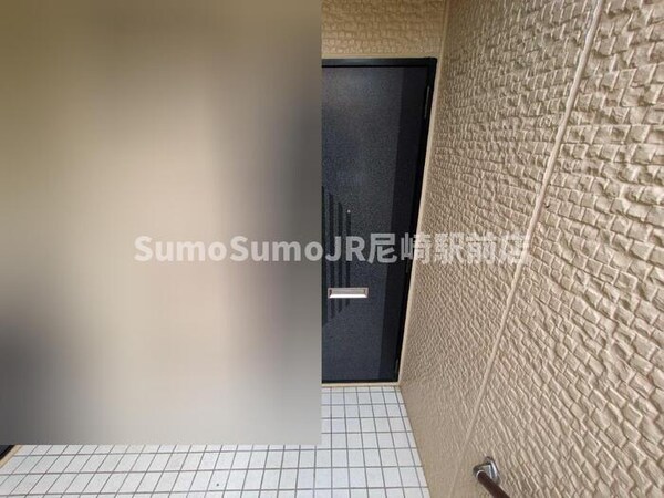 エントランス(ゆとりのあるエントランスです)