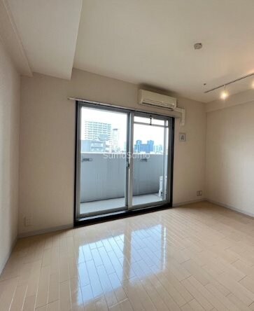 物件内観写真7　(使い勝手のいい寝室です)