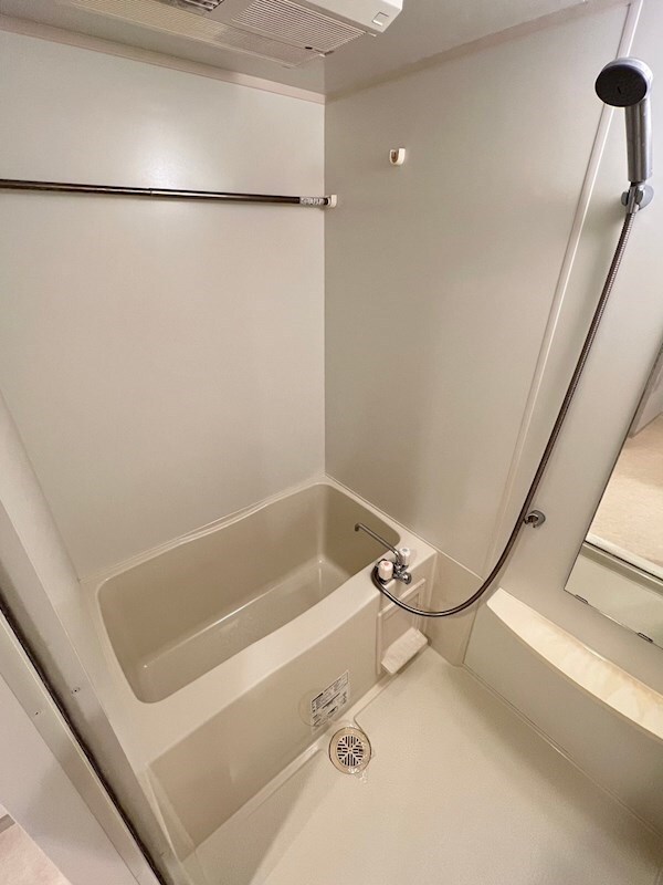 物件内観写真8　(お風呂です)