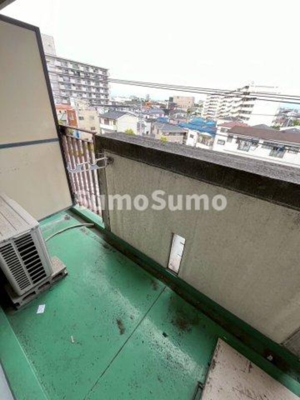 バルコニー(お洗濯にも便利なバルコニー付き)