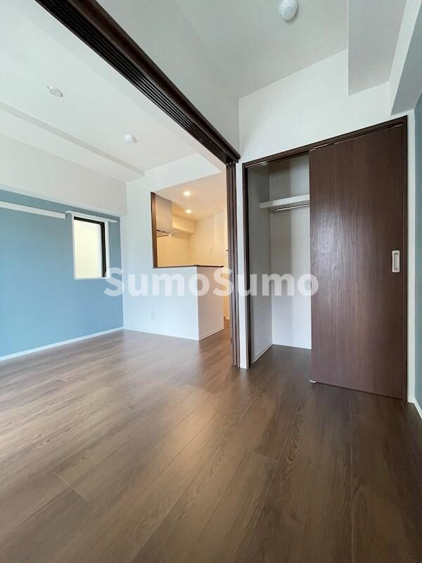 物件内観写真4　(おしゃれな居間です)