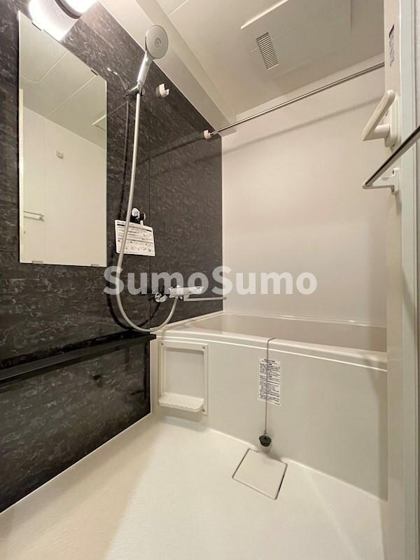 物件内観写真7　(日々の疲れを癒すお風呂付です)