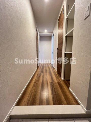 物件内観写真2　(落ち着いた玄関です)