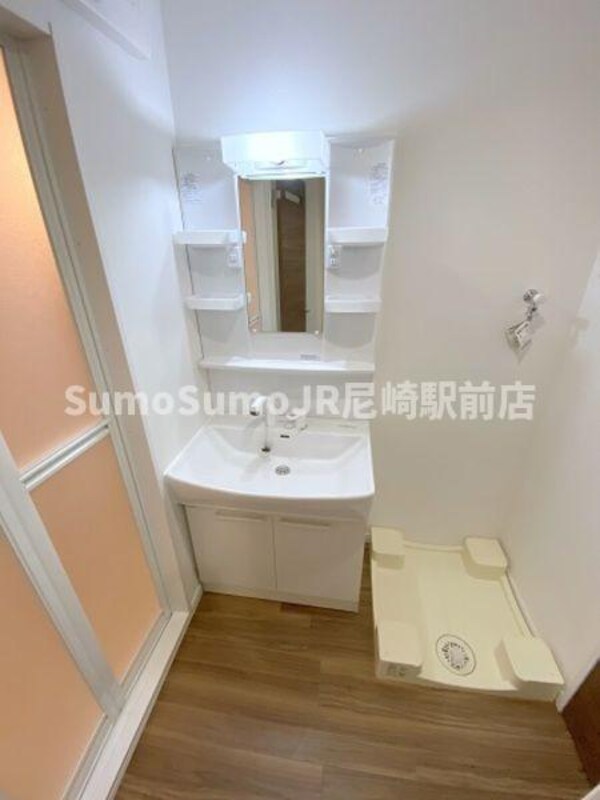 独立洗面台(独立洗面台あり、毎朝おしゃれに忙しい女性の方におすすめです)