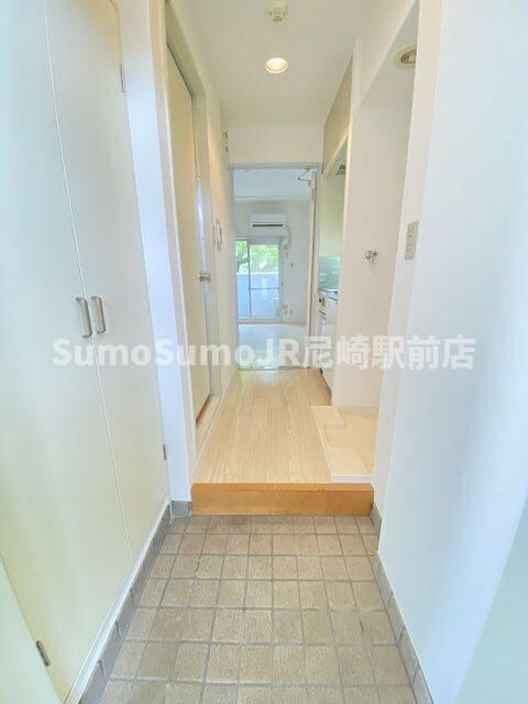 物件内観写真4　(きれいな玄関です)