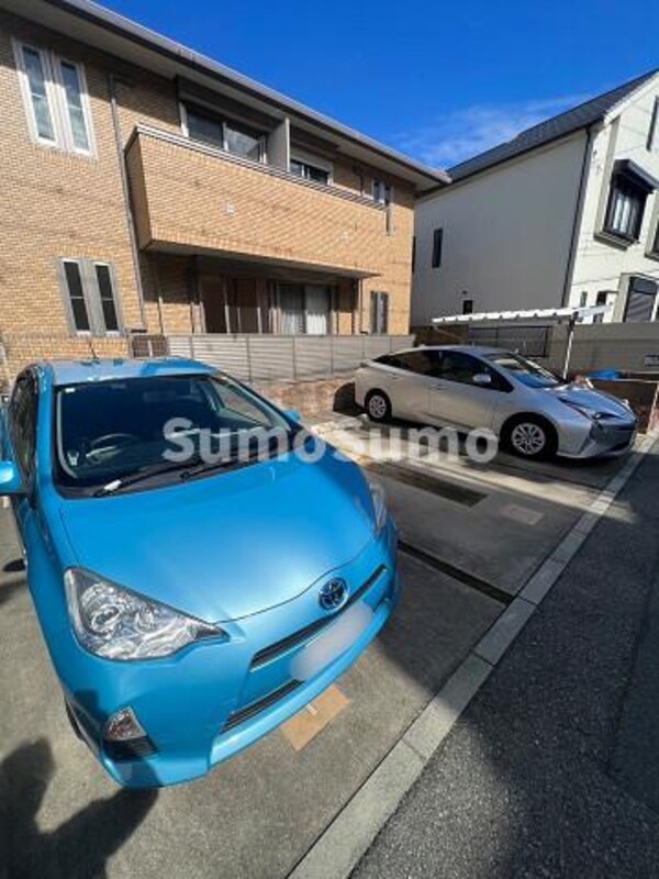 駐車場(駐車場に車を止められます)