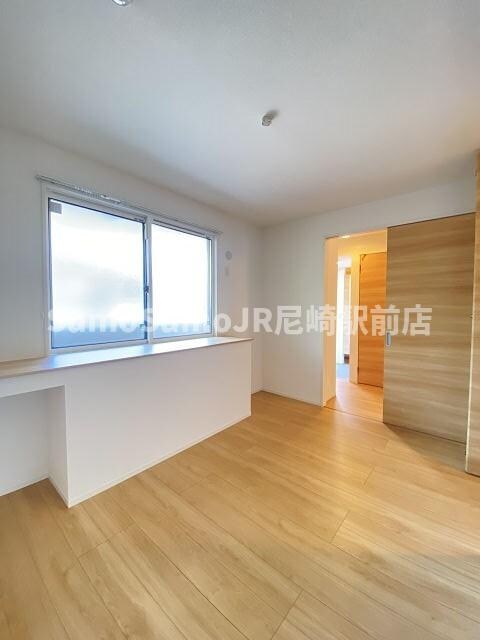 物件内観写真14　(使い勝手のいい寝室です)