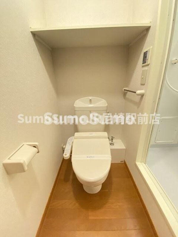 トイレ(落ち着いた色調のトイレです)