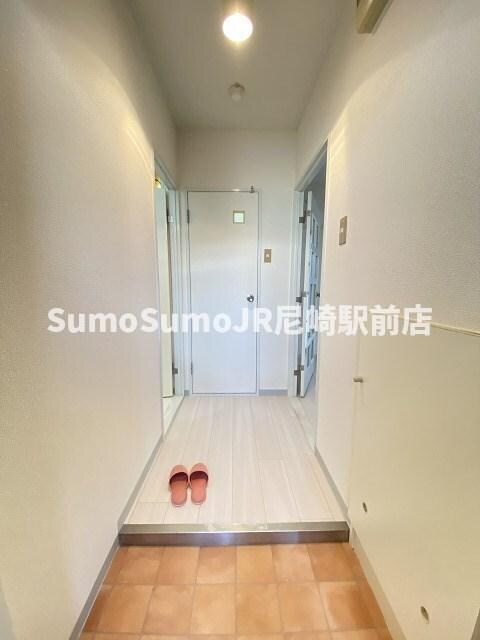 物件内観写真2　(きれいな玄関です)