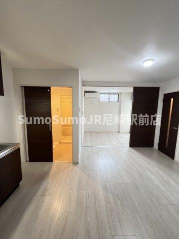 居室(おしゃれなリビングです)