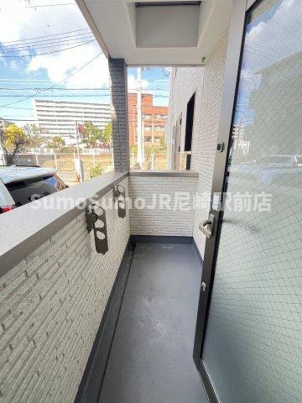 バルコニー(外からの目が気にならないバルコニーで洗濯物が干せます)