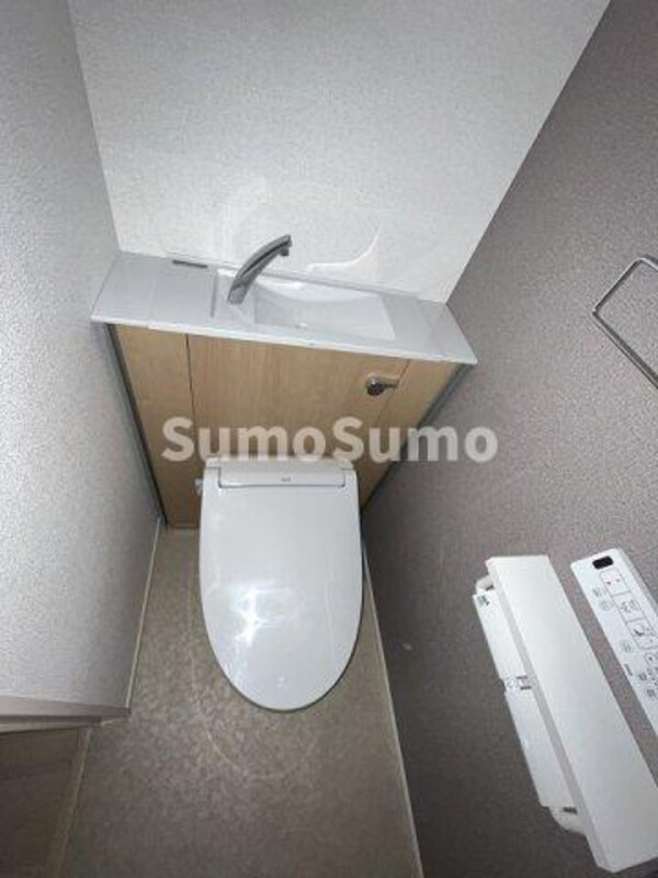 トイレ(コンパクトで使いやすいトイレです)