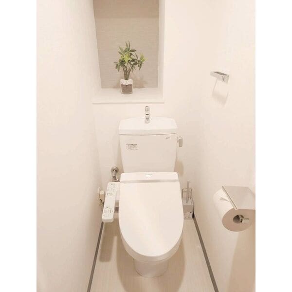 トイレ(落ち着いた色調のトイレです)