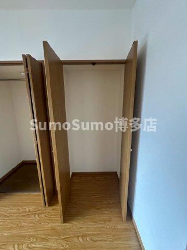 収納(小物を収納するのに便利です)