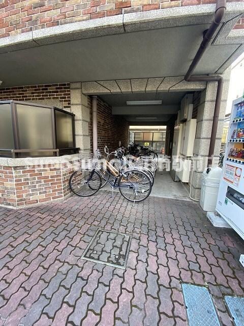 物件外観写真3　(ゆとりのあるロビーです)