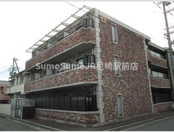 物件外観写真4　(外観は落ち着いています)