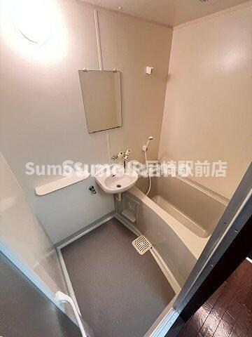 物件内観写真11　(日々の疲れを癒すお風呂付です)