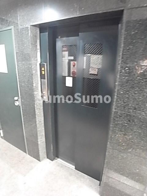 物件外観写真3　(外観は落ち着いています)