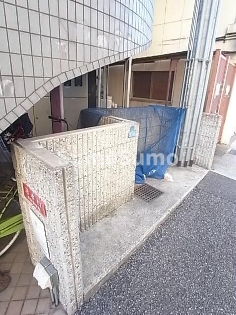 物件外観写真4　(外観は落ち着いています)