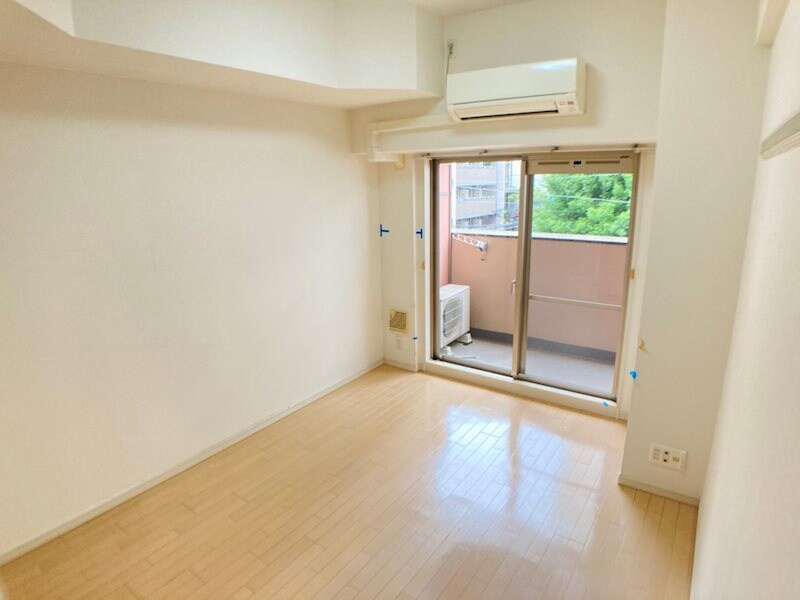 物件内観写真5　(リビングです)