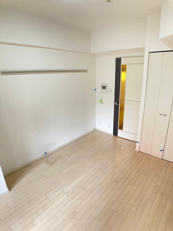 寝室(落ち着いて過ごせるお部屋なので、寝室にいかがでしょうか)