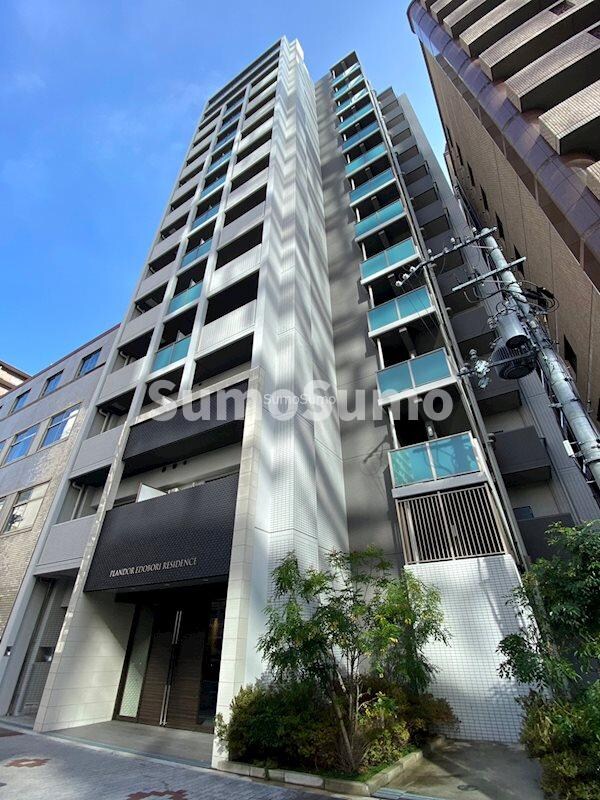 物件外観写真1　(外観もきれいです)