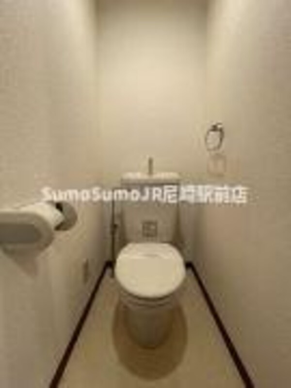 トイレ(落ち着いた色調のトイレです)