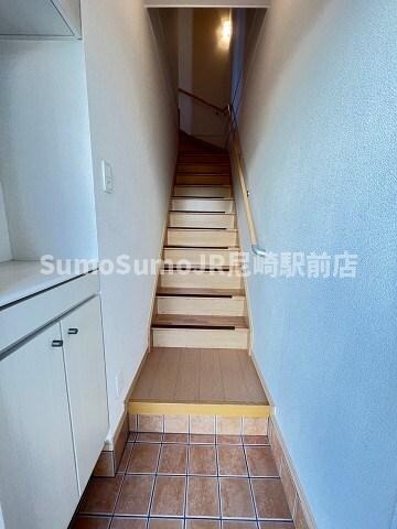 物件内観写真2　(落ち着いた玄関です)