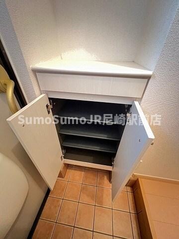 物件内観写真13　(たっぷりとした収納スペースです)