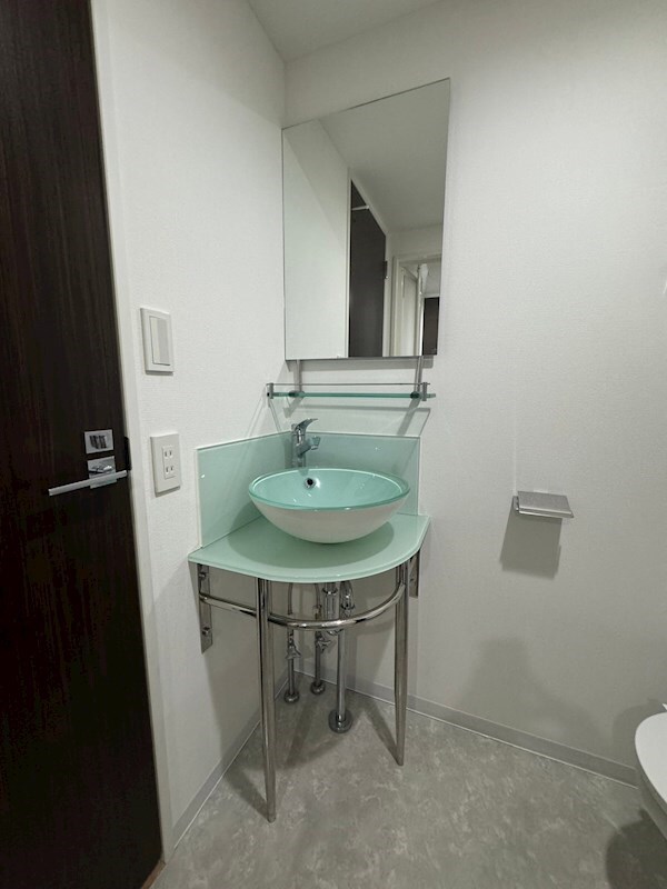 物件内観写真11　(コンパクトで使いやすい洗面所)