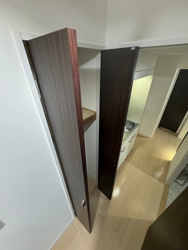 物件内観写真13　(収納豊富です)