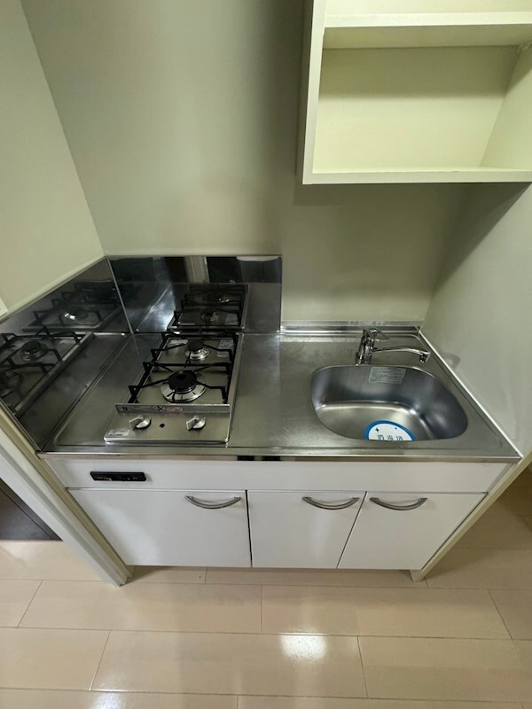 キッチン(コンパクトなキッチンで掃除もラクラク)