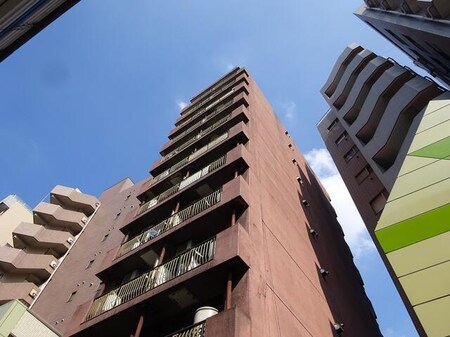 マンションメナハウス外観写真