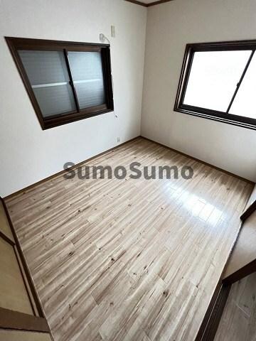 物件内観写真4　(おしゃれなリビングです)