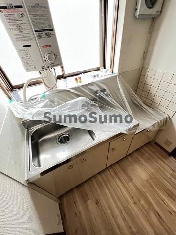 物件内観写真15　(コンパクトなキッチンで掃除もラクラク)