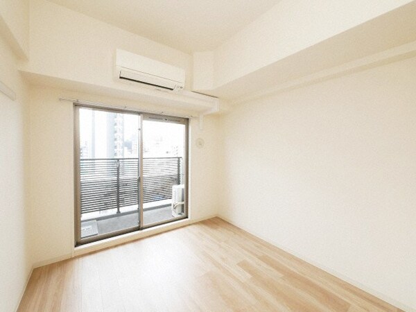 居室(ゆったりとした居間です)