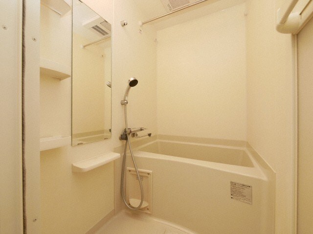 物件内観写真8　(ゆったり過ごせるお風呂です)