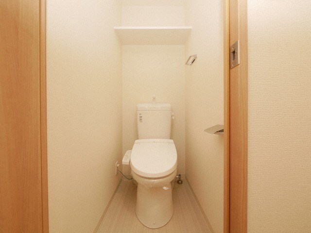 物件内観写真10　(シンプルで使いやすいトイレです)