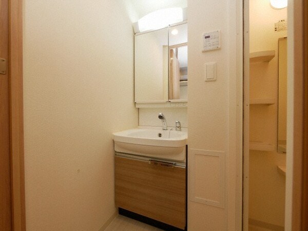 洗面・脱衣所(スペースが確保できる洗面所です)