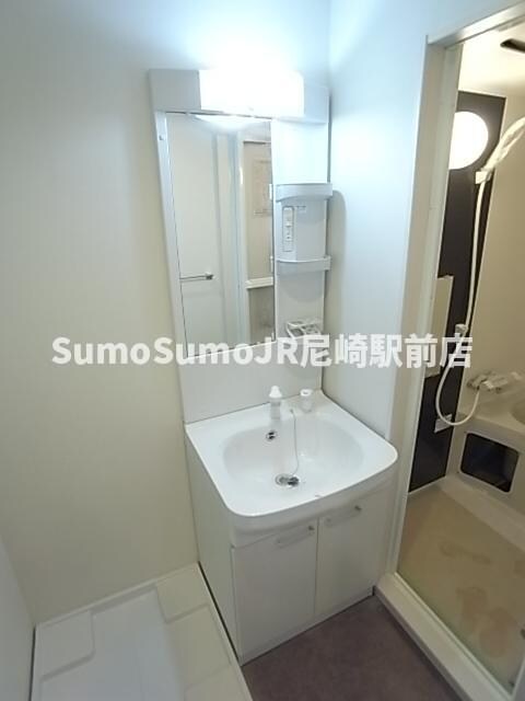 物件内観写真11　(コンパクトで使いやすい洗面所)