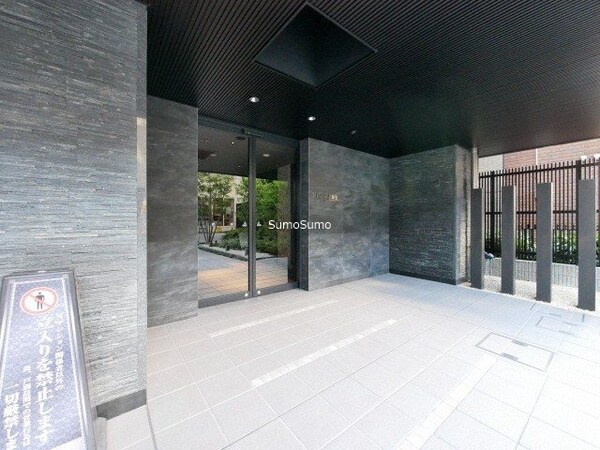 エントランス(ゆとりのあるエントランスです)