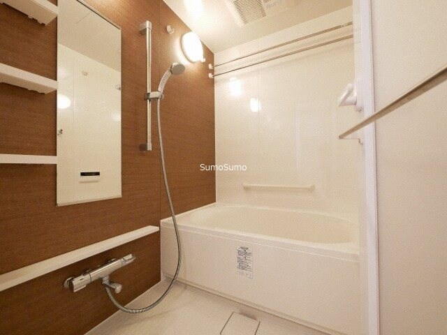 物件内観写真8　(きれいなお風呂です)