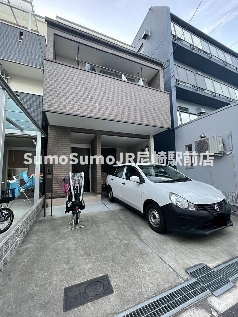 物件外観写真1　(外観もきれいです)