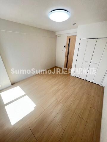 物件内観写真4　(リビングです)