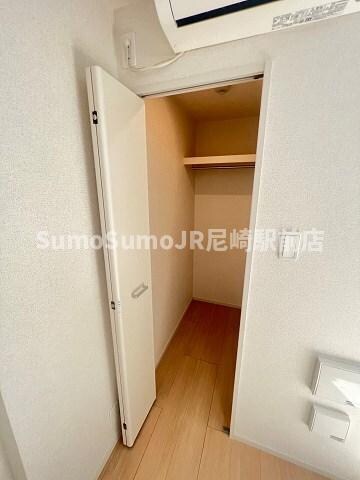 物件内観写真12　(収納豊富です)