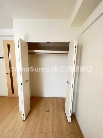 物件内観写真13　(たっぷりとした収納スペースです)